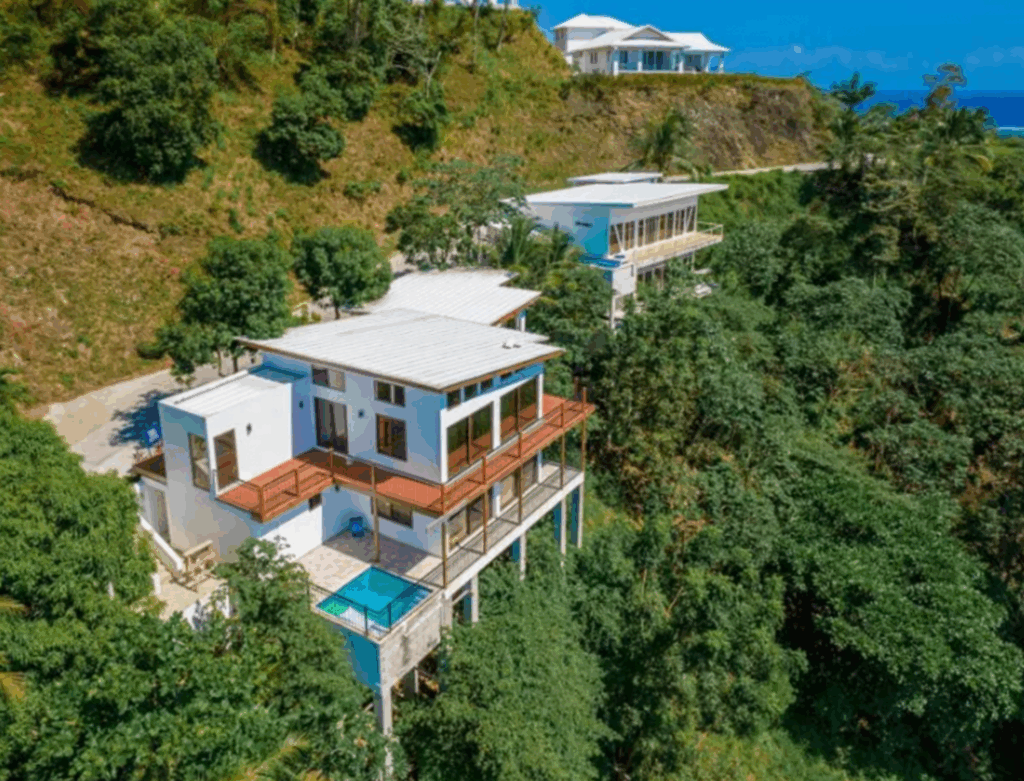 house – Roatan Sotheby’s International Realty